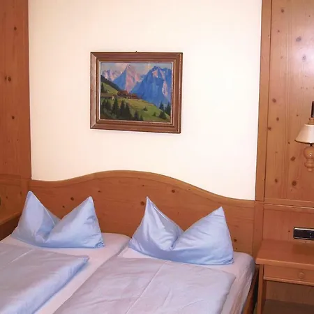 Amazing In With Kitchen Apartment *